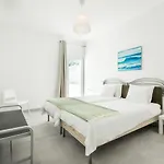 Sea Bliss Your Seaside Retreat In Alporchinhos 度假居 Armação de Pêra