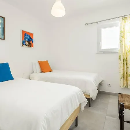 Sea Bliss Your Seaside Retreat In Alporchinhos *