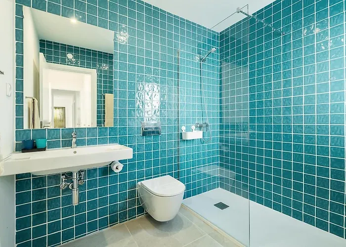 Sea Bliss Your Seaside Retreat In Alporchinhos Vakantiehuis *