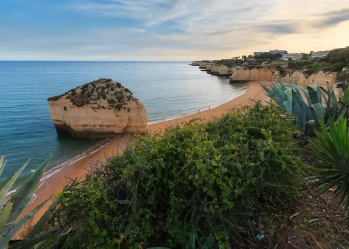Sea Bliss Your Seaside Retreat In Alporchinhos Armação de Pêra