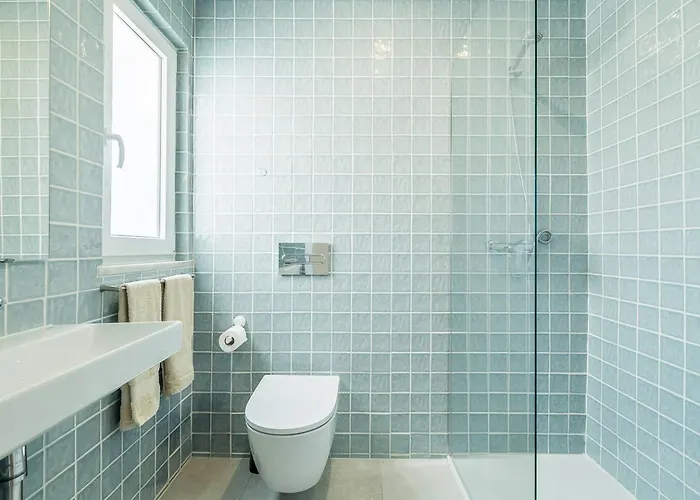 Sea Bliss Your Seaside Retreat In Alporchinhos Vakantiehuis *