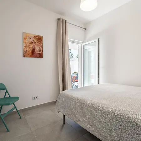 Sea Bliss: Your Seaside Retreat In Alporchinhos Гостевой дом *