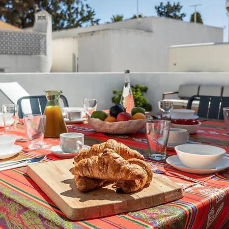 Sea Bliss: Your Seaside Retreat In Alporchinhos Гостевой дом Поршеш