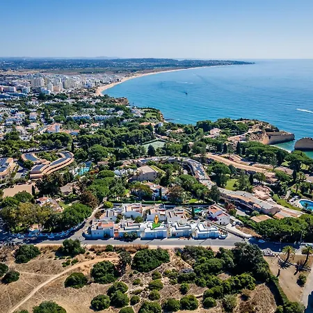 Гостевой дом Sea Bliss: Your Seaside Retreat In Alporchinhos Поршеш
